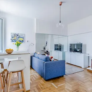  Apartment Attico Nel Cuore Di Con Box Privato Per Auto Italien