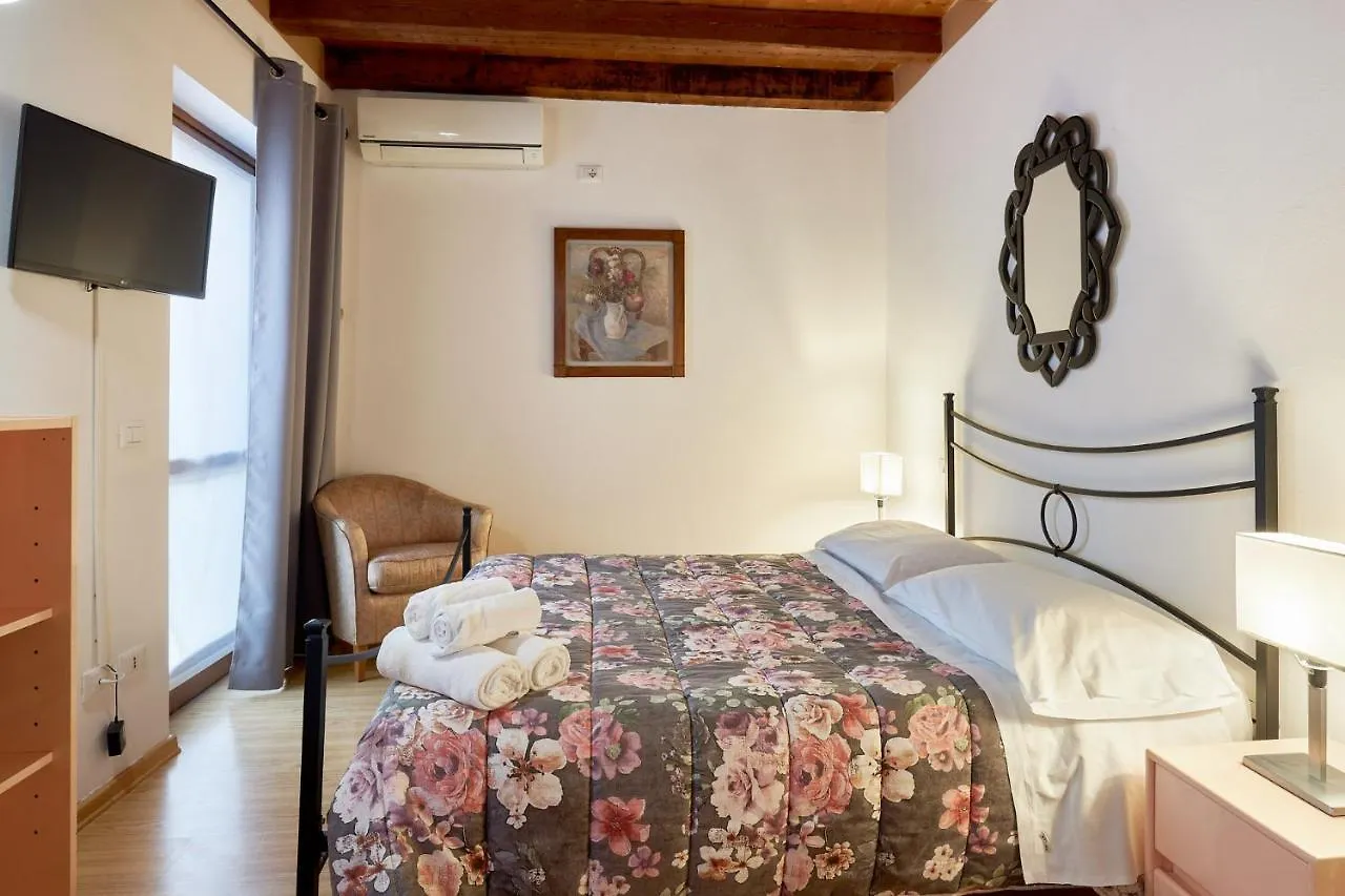 Next To The Library Apartments Verona