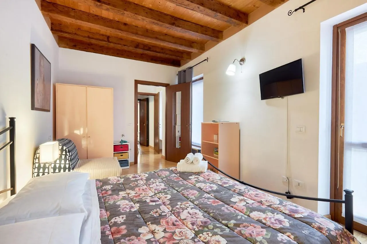 Next To The Library Apartments Verona