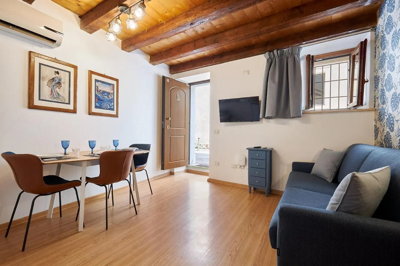 Next To The Library Apartments Verona