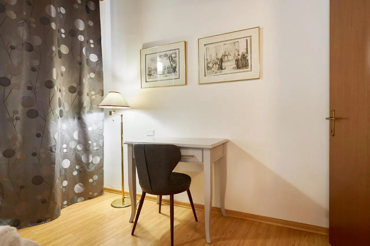 فيرونا Next To The Library Apartments إيطاليا